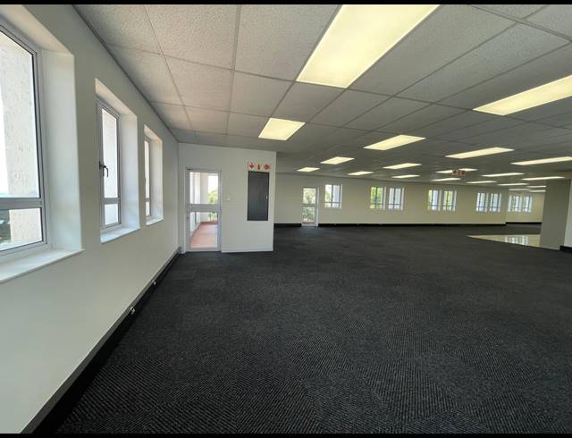 377M² OFFICE TO LET IN BRYANSTON